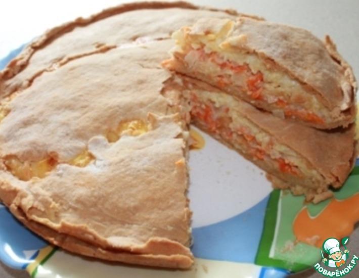 Рецепт: Пирог закусочный с луком, морковью и плавлеными сырками