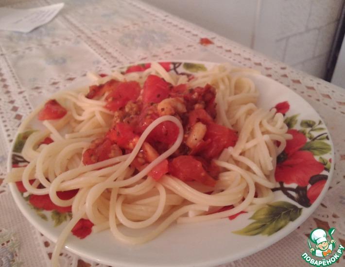 Рецепт: Паста с креветками, базиликом и помидорами
