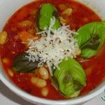 Суп из томатов и белой фасоли по-итальянски