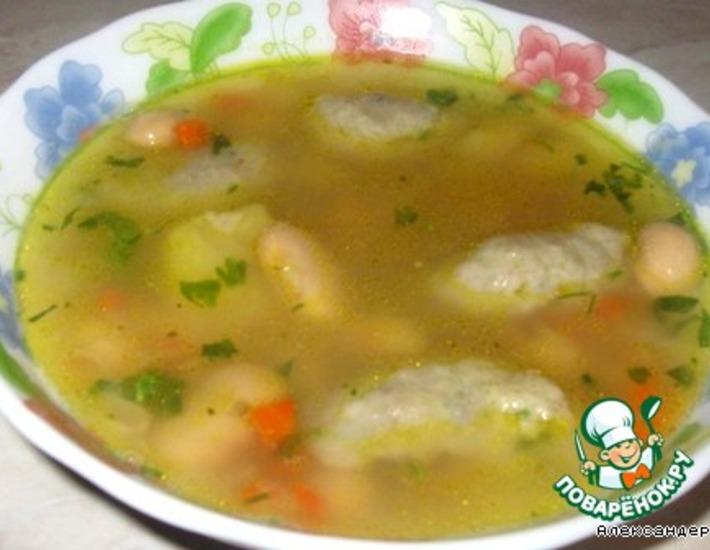 Рецепт: Фасолевый суп с грибными клецками