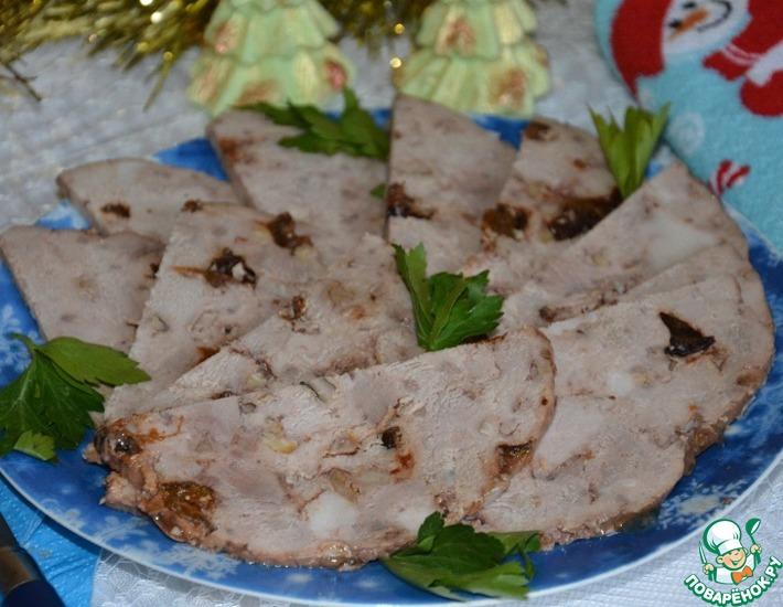 Рецепт: Ветчина с черносливом и грецкими орехами