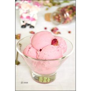 Йогуртовое мороженое с малиной и розовой водой