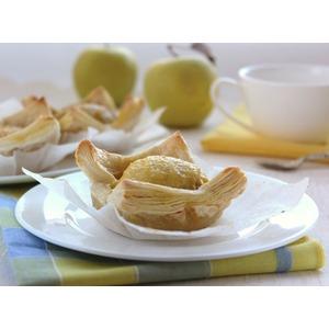 Тарталетки из слоеного теста с яблоками