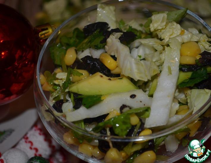 Рецепт: Салат со сладкой кукурузой и авокадо