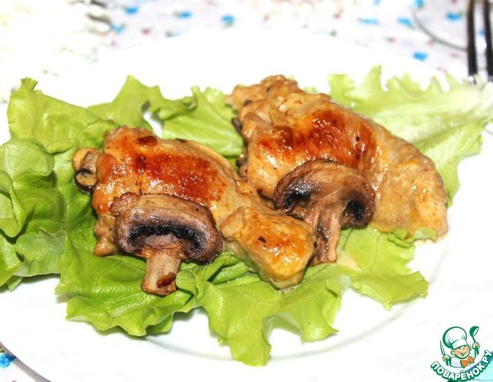 Рецепт: Фаршированые куриные голени, томленые в сметанном соусе