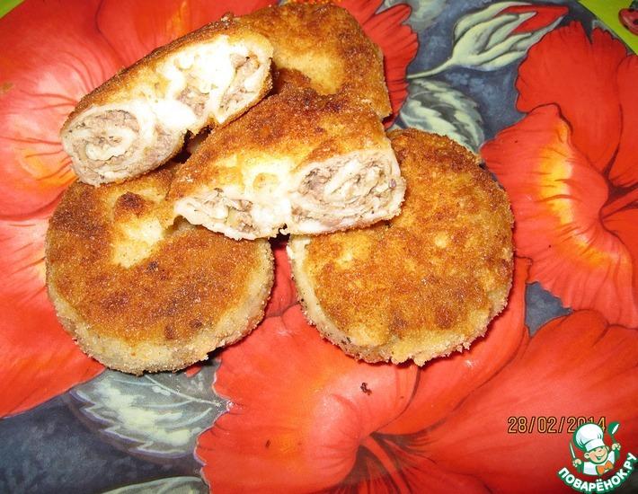 Рецепт: Пирожки Улитки с мясом в блинном тесте
