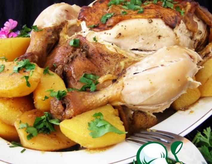 Рецепт: Ароматная курица с картофелем в мультиварке