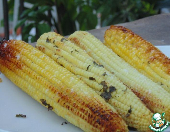 Рецепт: Запеченная кукуруза с базиликовым маслом