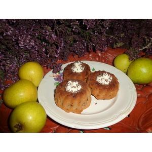 Яблочно-грушевые кексы с творожной начинкой