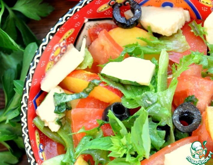 Рецепт: Салат с нектаринами, помидорами и моцареллой