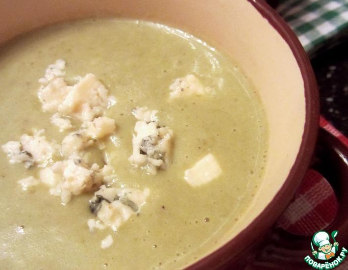 Рецепт: Суп-пюре из щавеля с голубым сыром