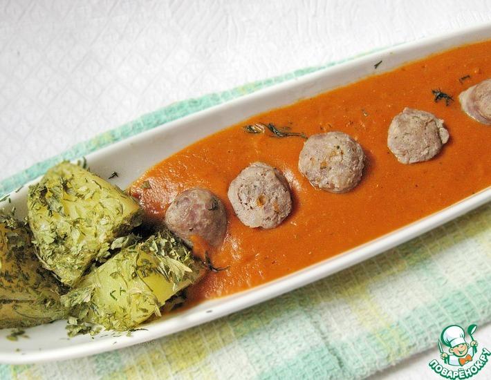 Рецепт: Колбаски с томатным соусом и картофелем