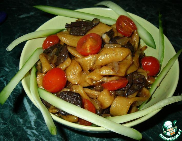 Рецепт: Лапша с грибами и помидорами