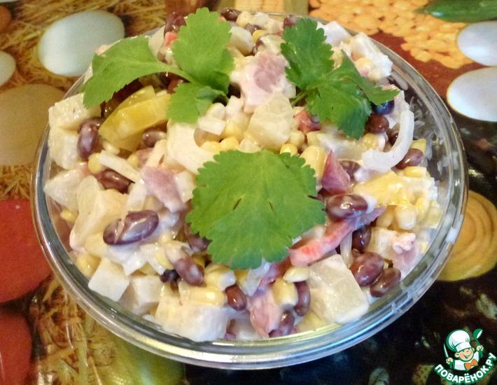 Рецепт: Ленивый салат с беконом и ананасами