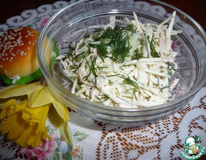 Рецепт: Салат из капусты с вареной колбасой