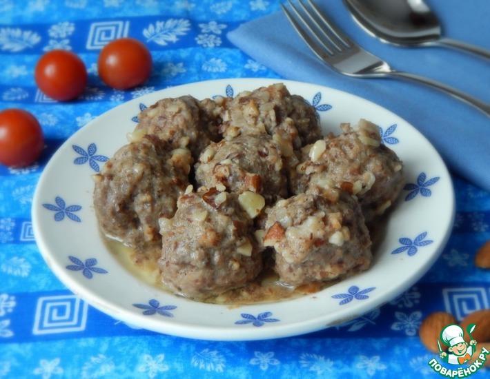 Рецепт: Мясные клецки в миндальном соусе