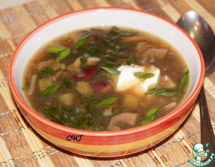 Рецепт: Грибной суп с красной фасолью и шпинатом