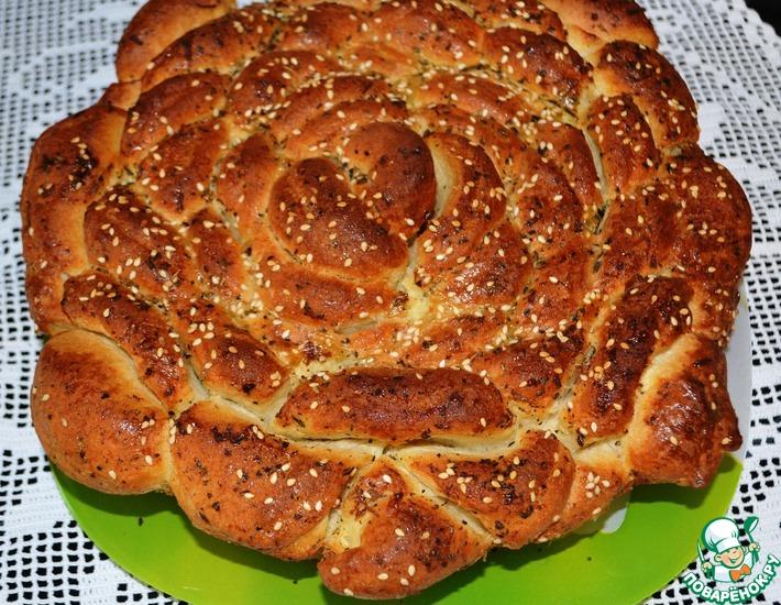 Рецепт: Турецкий чесночный хлеб Роза с базиликом
