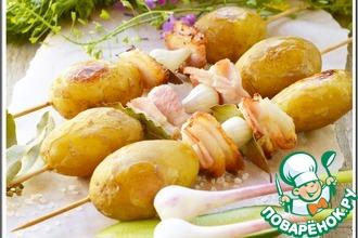 Рецепт: Картофель на шпажках с салом и чесноком
