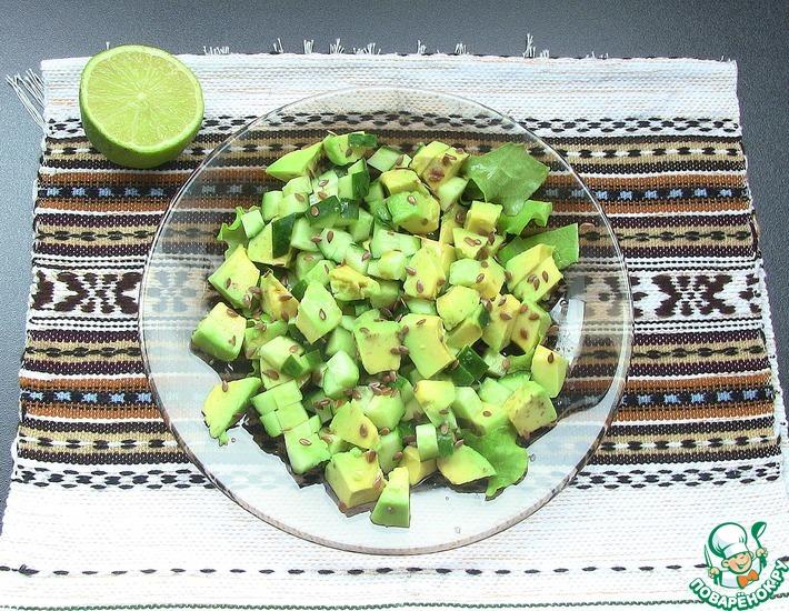 Рецепт: Салат с авокадо и соевым соусом