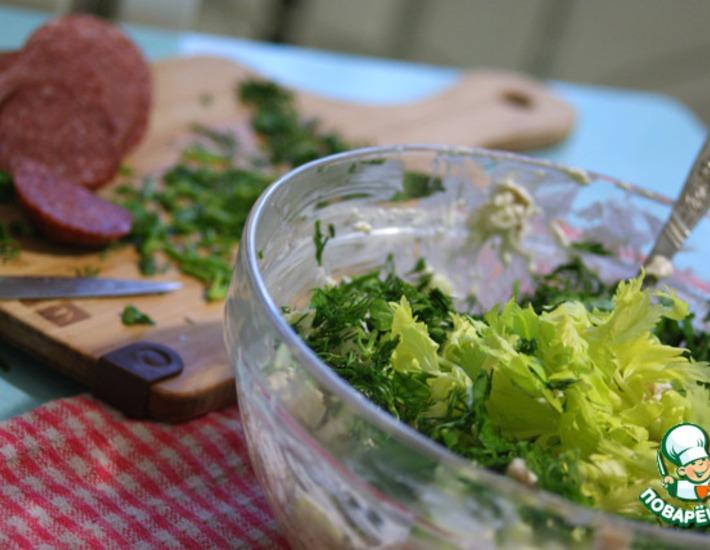 Рецепт: Салат с сельдереем и брынзой "Интересный"