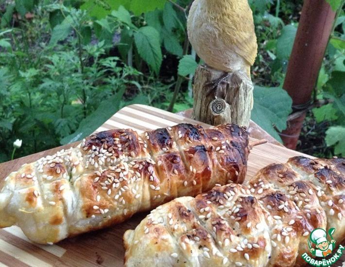 Рецепт: Шашлычки из слоеного теста с начинкой