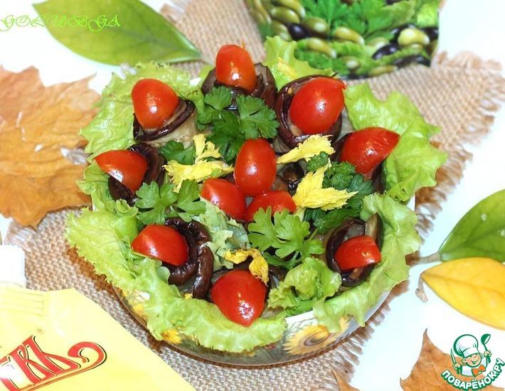 Рецепт: Тёплый салат из баклажанов с майонезной заправкой
