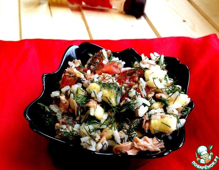 Рецепт: Салат из тунца с помидорами и бананом
