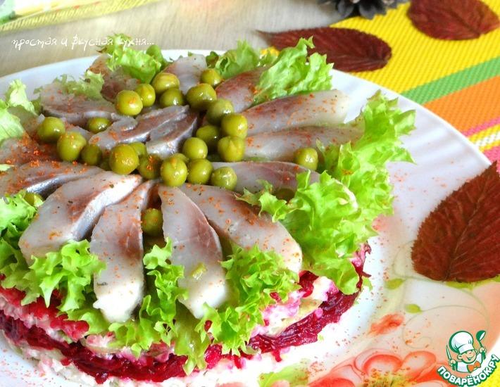 Рецепт: Слоеный салат с сельдью, овощами и рисом