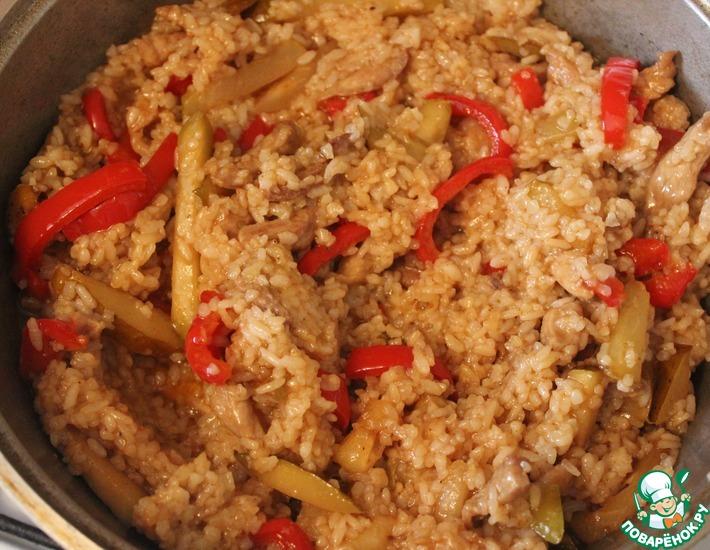 Рецепт: Жареный рис со свининой и болгарским перцем