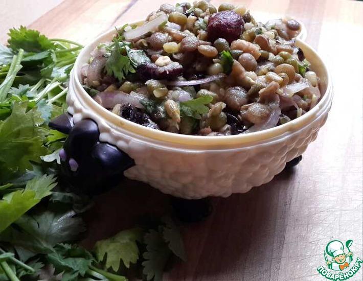 Рецепт: Салат из фасоли маш, чечевицы и клюквы