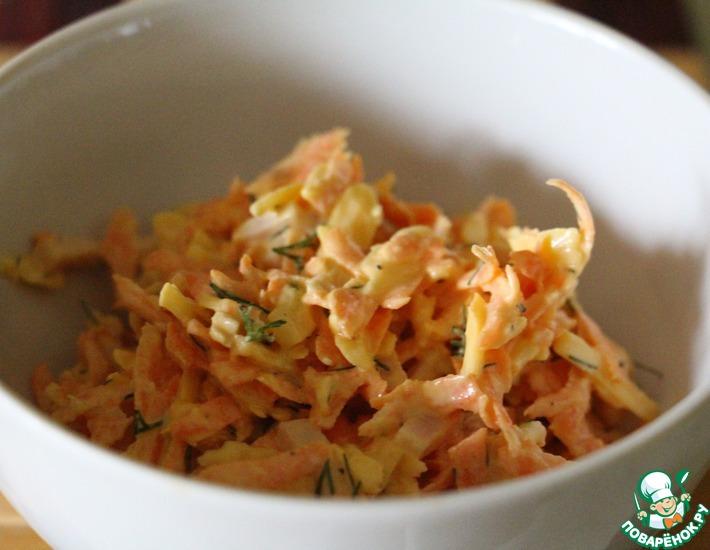 Рецепт: Легкий морковный салат с сыром и чесноком