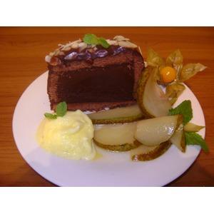 Шоколадная маркиза с грушами-фламбе