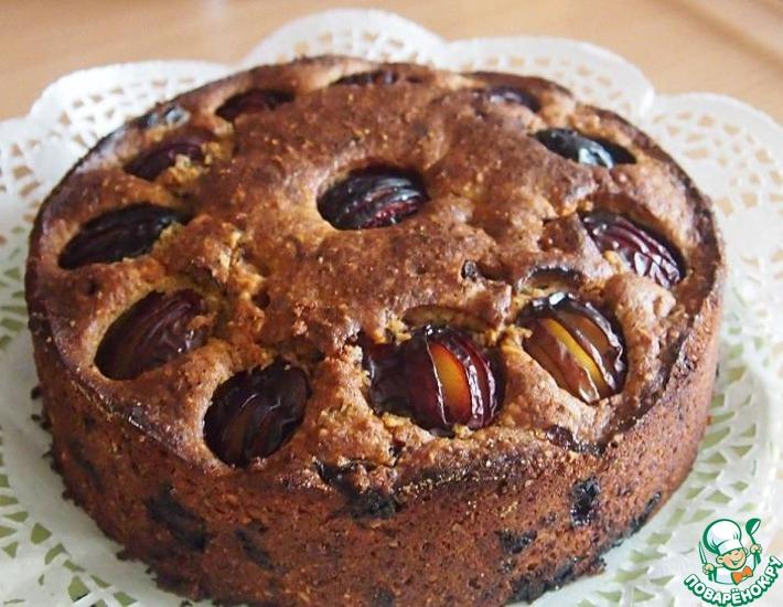 Рецепт: Сливовый пирог с орехами и шоколадом