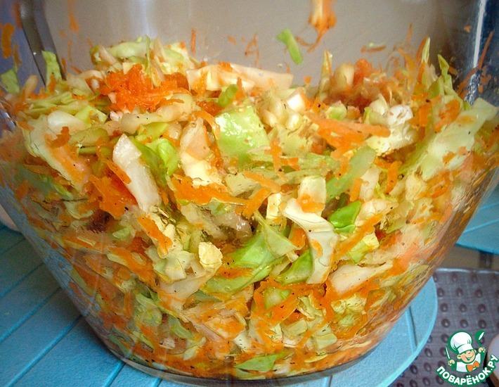 Рецепт: Салат из капусты и моркови с лимонно-медовой заправкой
