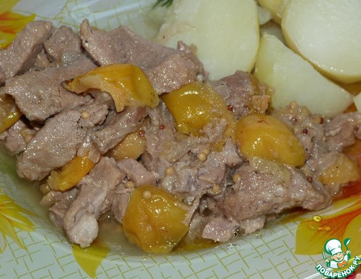 Рецепт: Свинина тушеная с японской айвой