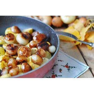 Жареный картофель с карамелизированным луком