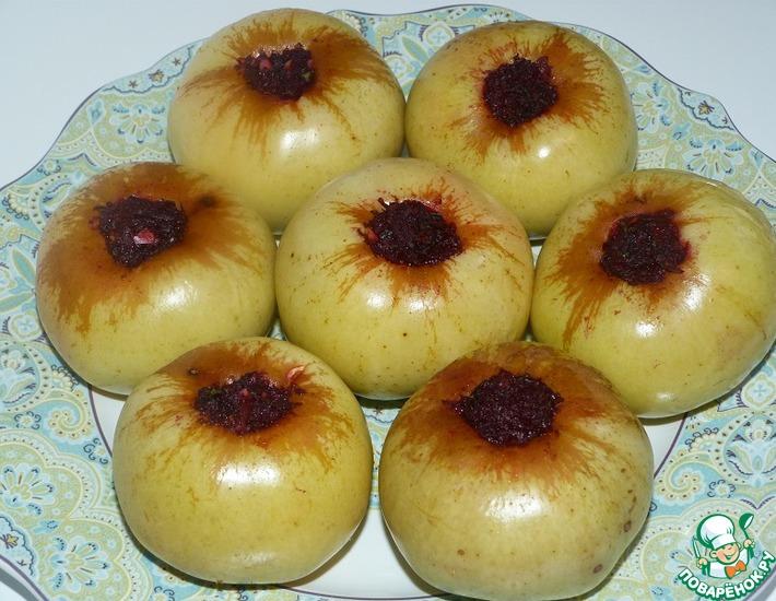 Рецепт: Яблоки, фаршированные свеклой (в аэрогриле)