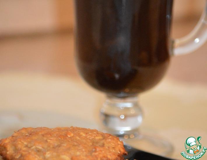 Рецепт: Злаковое печенье с кленовым сиропом и яблочным соусом