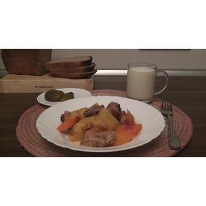 Картофель, тушённый с мясом и овощами