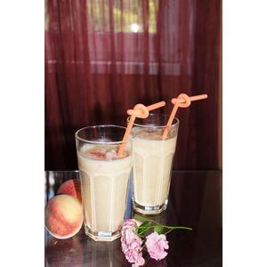 Персиково-рисовый смузи с кокосовой стружкой