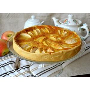 Яблочный пирог с карамельным кремом