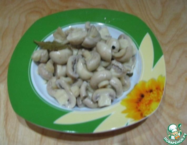 Рецепт: Скорые маринованные шампиньоны с обжаренным картофелем