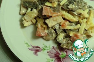 Рецепт: Салат из запечённой курицы, шампиньонов и помидоров