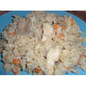 Бурый рис с куриным филе и шампиньонами