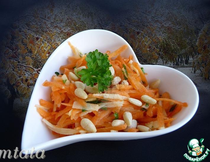 Рецепт: Салат из моркови и яблок с орехами