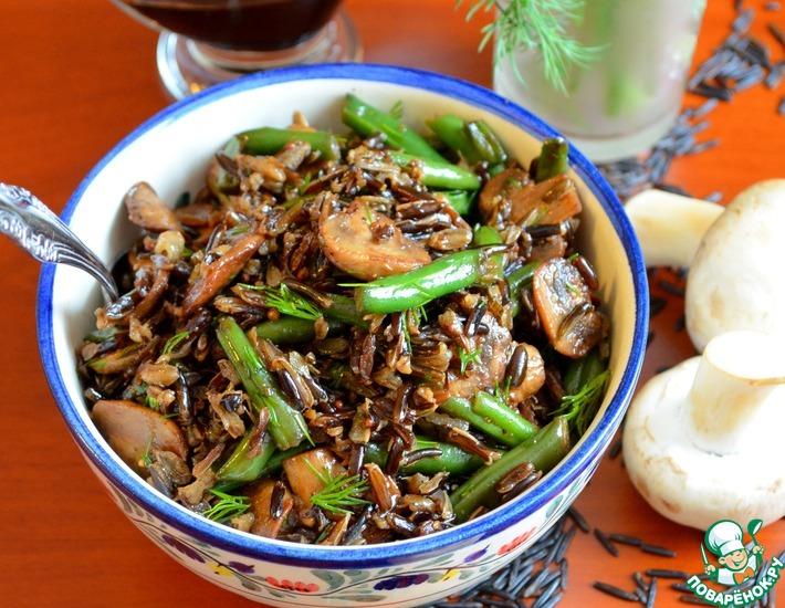 Рецепт: Теплый салат с рисом, грибами и фасолью