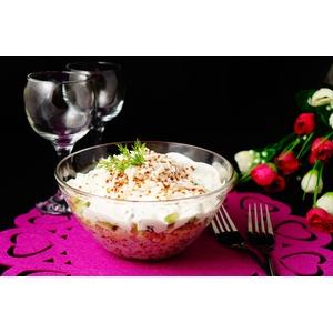 Салат с рисом, киноа и печенью трески