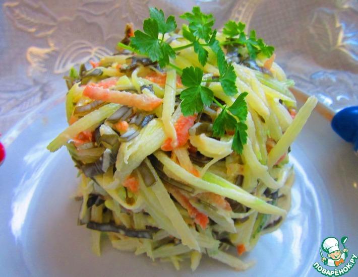 Рецепт: Салат с морской капустой и зеленой редькой