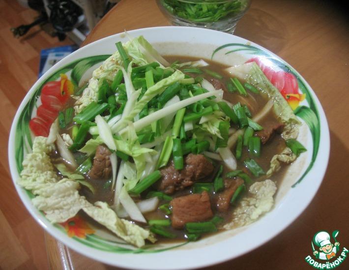 Рецепт: Китайский суп с мясом и рисовой лапшой